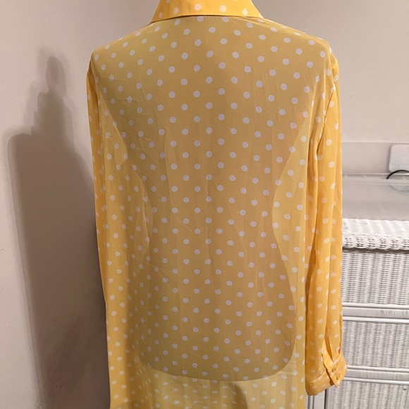 Nordstrom Ladies button down blouse with collar. - Picture 8 of 13